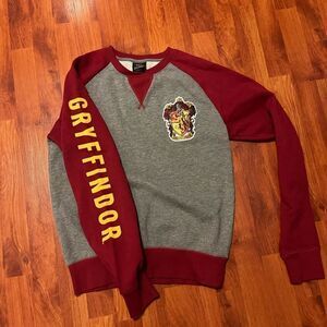 Universal Studios Harry Potter Gryffindor Sweatshirt
Size Small.
